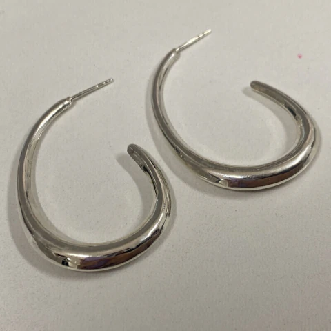 Brinco Meia Argola J Abaulada - 46 mm X 3 mm X 27 mm
