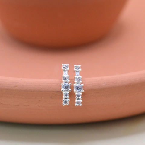 Brinco Barra Pontos de Luz Quadrados Assimétricos - Prata 925 - comprar online