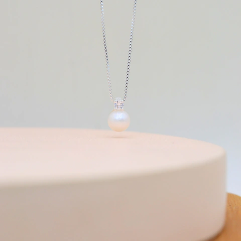Colar Ponto de Luz e Pérola de Água Doce Passante - Prata 925