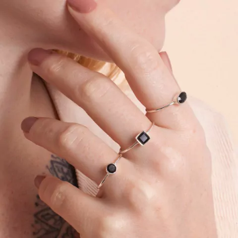 Anel Pedra Ônix Lapidada - Prata 925