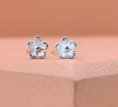 Brinco Flor Mini - Prata 925 - comprar online