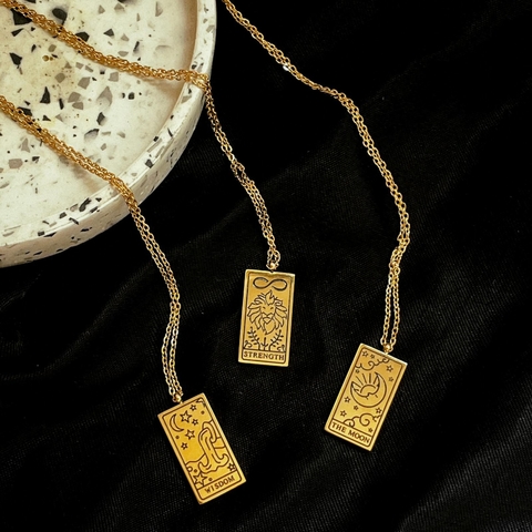 COLLAR TAROT DORADO