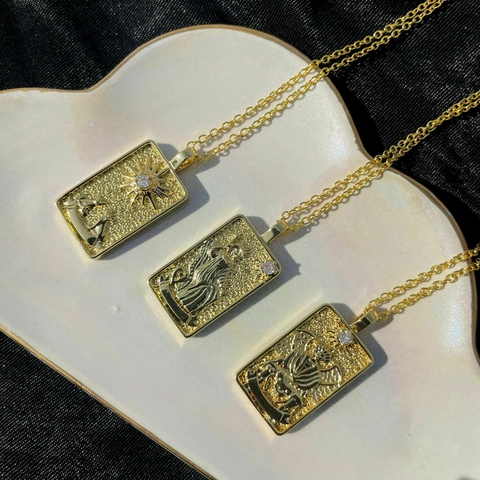COLLAR TAROT DORADO CON BRILLANTE
