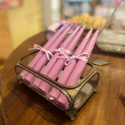 VELAS CÓNICAS DE MIEL VIOLETAS x2