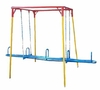 Prancha Vai e Vem, um playground de ferro com balanços e estrutura colorida em azul, amarelo e vermelho.