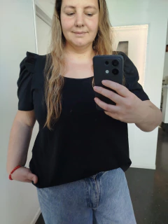 Remera ISLANDIA NEGRA - comprar online