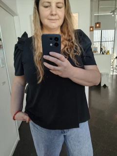 Remera ISLANDIA NEGRA - tienda online