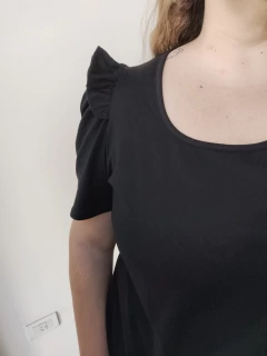 Remera ISLANDIA NEGRA