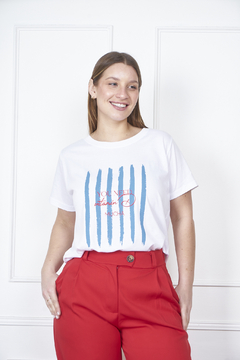 Remera MUCHA VITAMIN D celeste - comprar online