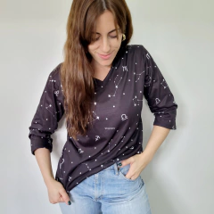 REMERA COMFY CONSTELACIONES en internet