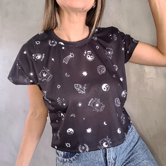 Remera Crop Wicca Black en internet