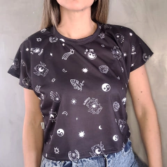 Remera Crop Wicca Black - tienda online