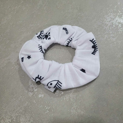 SCRUNCHIE OJITOS BLANCO
