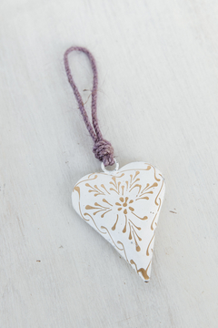 Corazones de chapa - comprar online