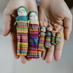 Muñecas quitapenas - comprar online