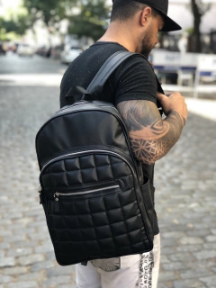 MOCHILA ESCOCIA NEGRA