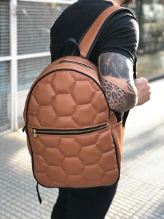 MOCHILA PELOTA MARRON en internet