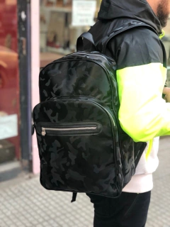 MOCHILA ESCOCIA LISA CAMUFLADO NEGRO - tienda online