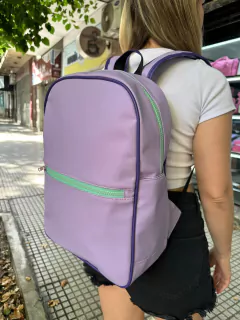 MOCHILA GOMA LILA - comprar online