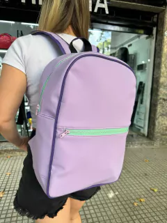 MOCHILA GOMA LILA en internet