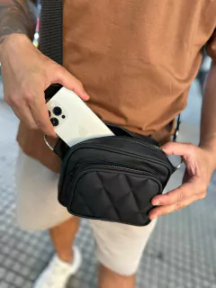 BANDOLERA ROMBO TOKIO GOMA NEGRA - ⚽DEPRIMERABOLSOS⚽