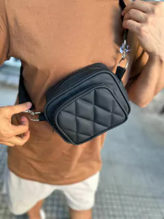 BANDOLERA ROMBO TOKIO GOMA NEGRA - comprar online