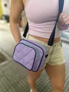 BANDOLERA TOKIO ROMBO GOMA LILA - comprar online
