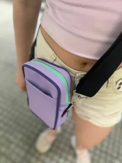 PORTA CELULAR LILA en internet
