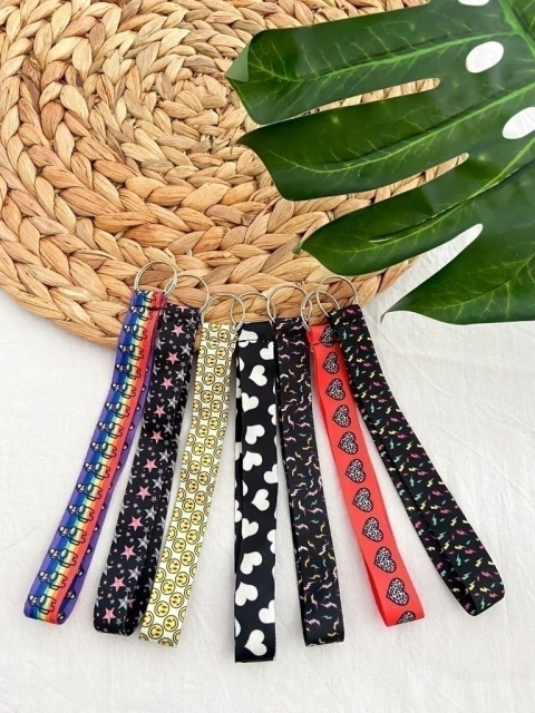 12 LLAVEROS PIXEL SURTIDOS