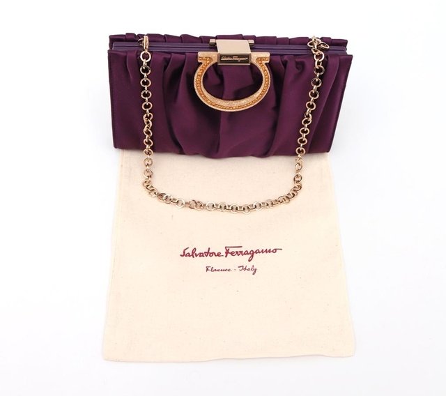 Clutch Salvatore Ferragamo Cetim Plissado - loja online