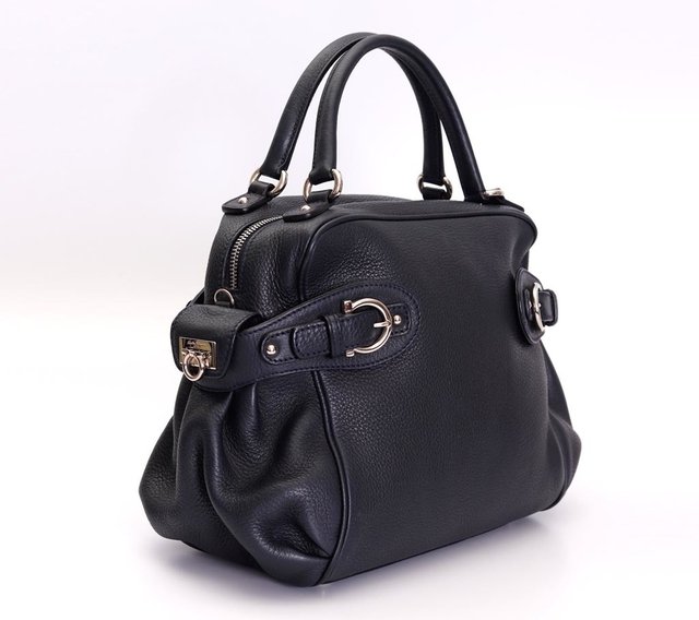 Bolsa Salvatore Ferragamo Blueberry Pebbled Calfskin - Paris Brechó - Artigos de Luxo Seminovos