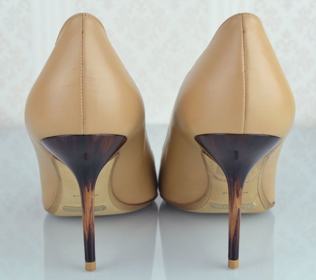 Sapato Scarpin Burberry 39 EUR - Paris Brechó - Artigos de Luxo Seminovos