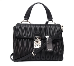 Bolsa Miu Miu Flap Couro Matelassê Top Handle Preta