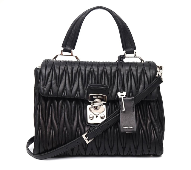 Bolsa Miu Miu Flap Couro Matelassê Top Handle Preta