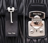 Bolsa Miu Miu Flap Couro Matelassê Top Handle Preta - comprar online