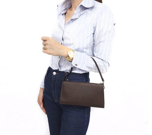 Bolsa Louis Vuitton Pochette Accessories Epi 24 Moka na internet