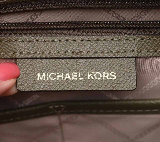 Bolsa Michael Kors Voyager Olive Tote - comprar online