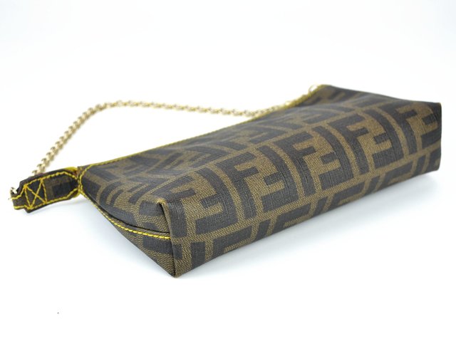 Bolsa Pochette Fendi Monograma Canvas - Paris Brechó - Artigos de Luxo Seminovos