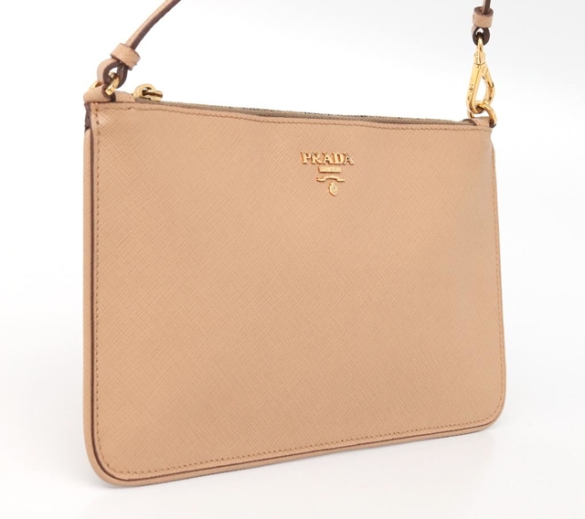 Clutch Prada Saffiano Bege - comprar online