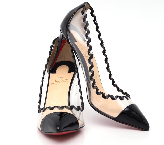 Sapato Christian Louboutin Preto e translúcido - comprar online