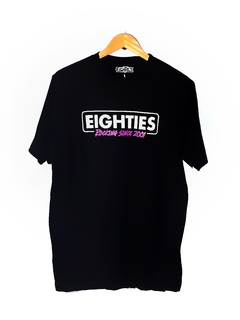 REMERA EIGHTIES HOLLYWOOD TEE (TSHEIG031)