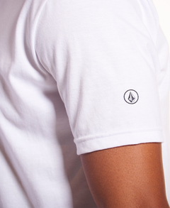 VOLCOM SOLID MODERN TEE (TSHVOL060) - comprar online