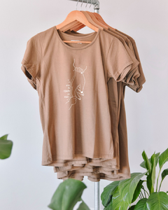 Remera 100% algodón de mujer. Estampada con diseño único. Curva de talles. Buenos Aires Argentina