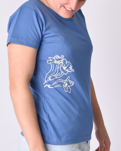 Remera 100% algodón de mujer. Estampada con diseño único. Curva de talles. Buenos Aires Argentina