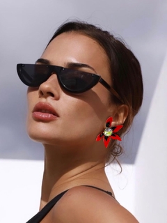 par de aros semi Buki flor rojos