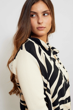 CARLA CAMISA en internet