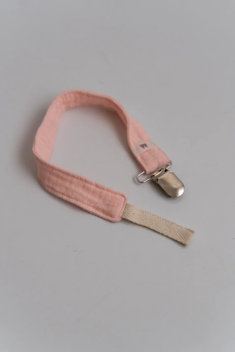 Portachupetes muselina rosa bebe