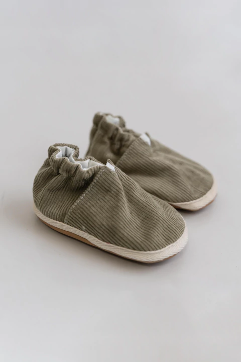 Alpargata Corderoy Verde Cemento - comprar online