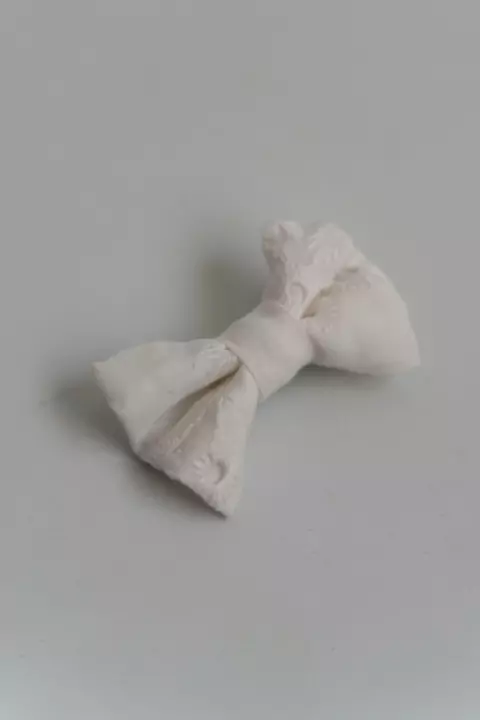 Hebilla moño blanca broderie