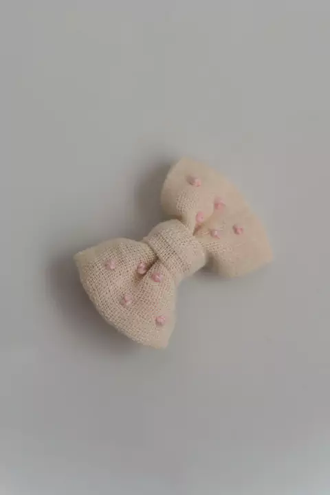 Hebilla moño cruda bordada